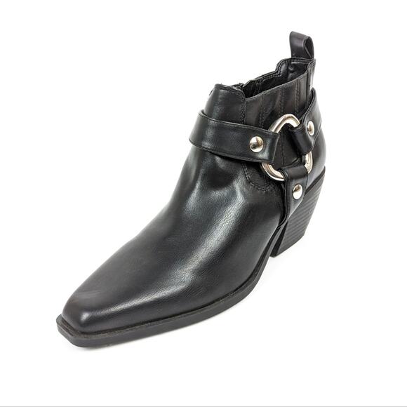 NWOT GBG Los Angeles Black Violita Buckle Ankle Boots Size 6.5